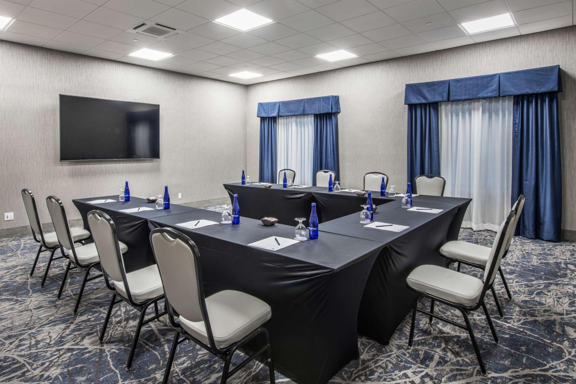 Hotel Doubletree By Hilton Monroe Township Cranbury Rossmoor Exterior foto