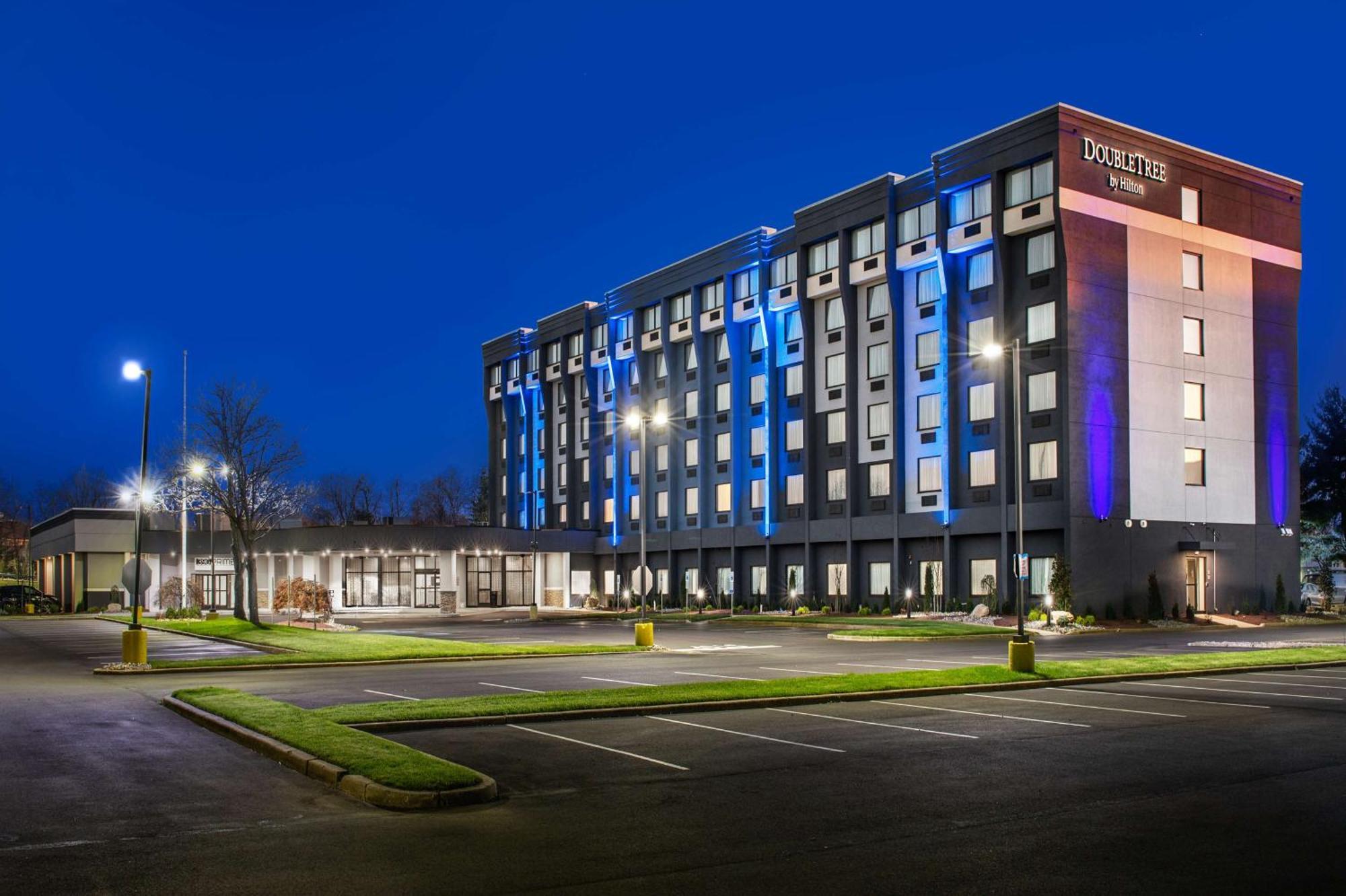Hotel Doubletree By Hilton Monroe Township Cranbury Rossmoor Exterior foto